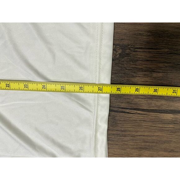 Manchester United | Women’s Medium Alternative Jersey - Picture 5 of 5